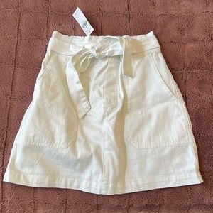 American Eagle skirt, size xs, color white